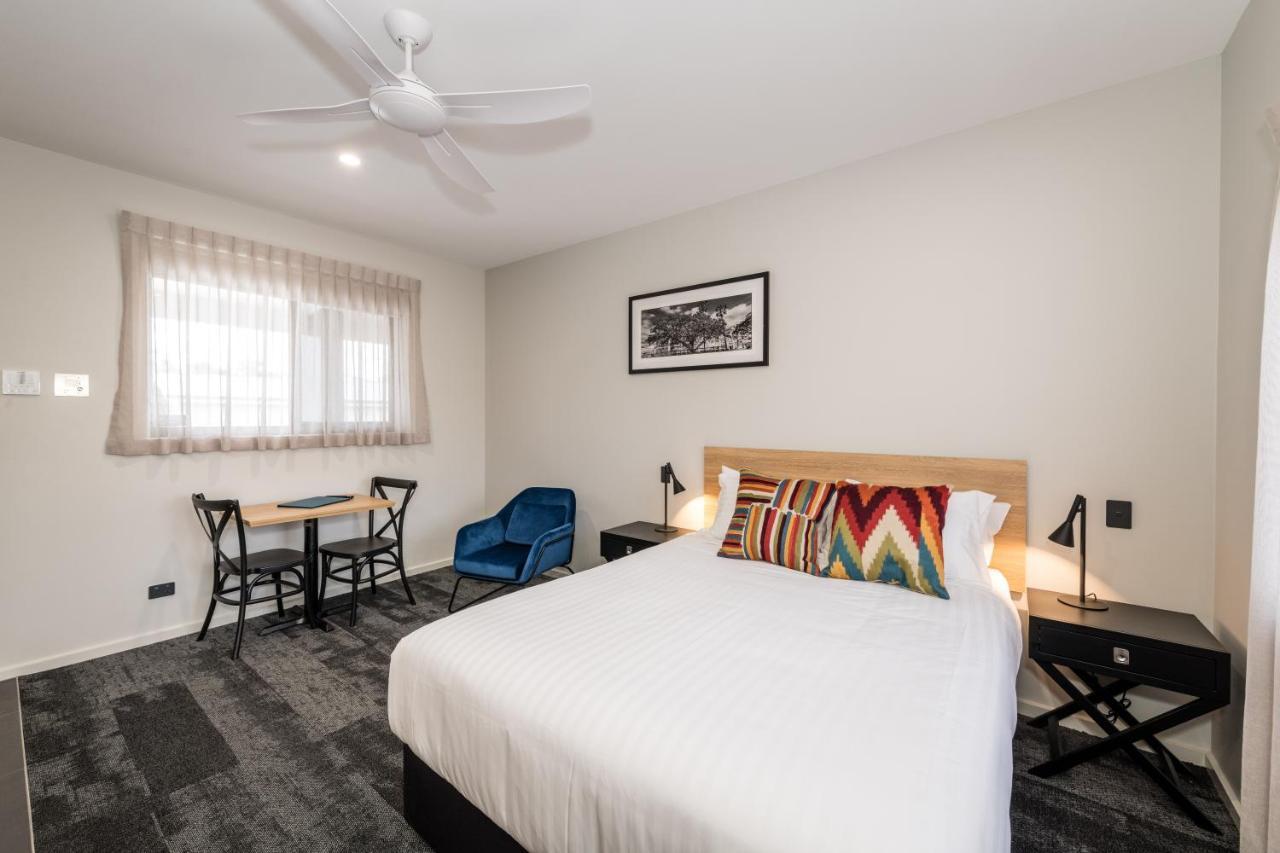 Avenue Motel Apartments 土乌巴 外观 照片