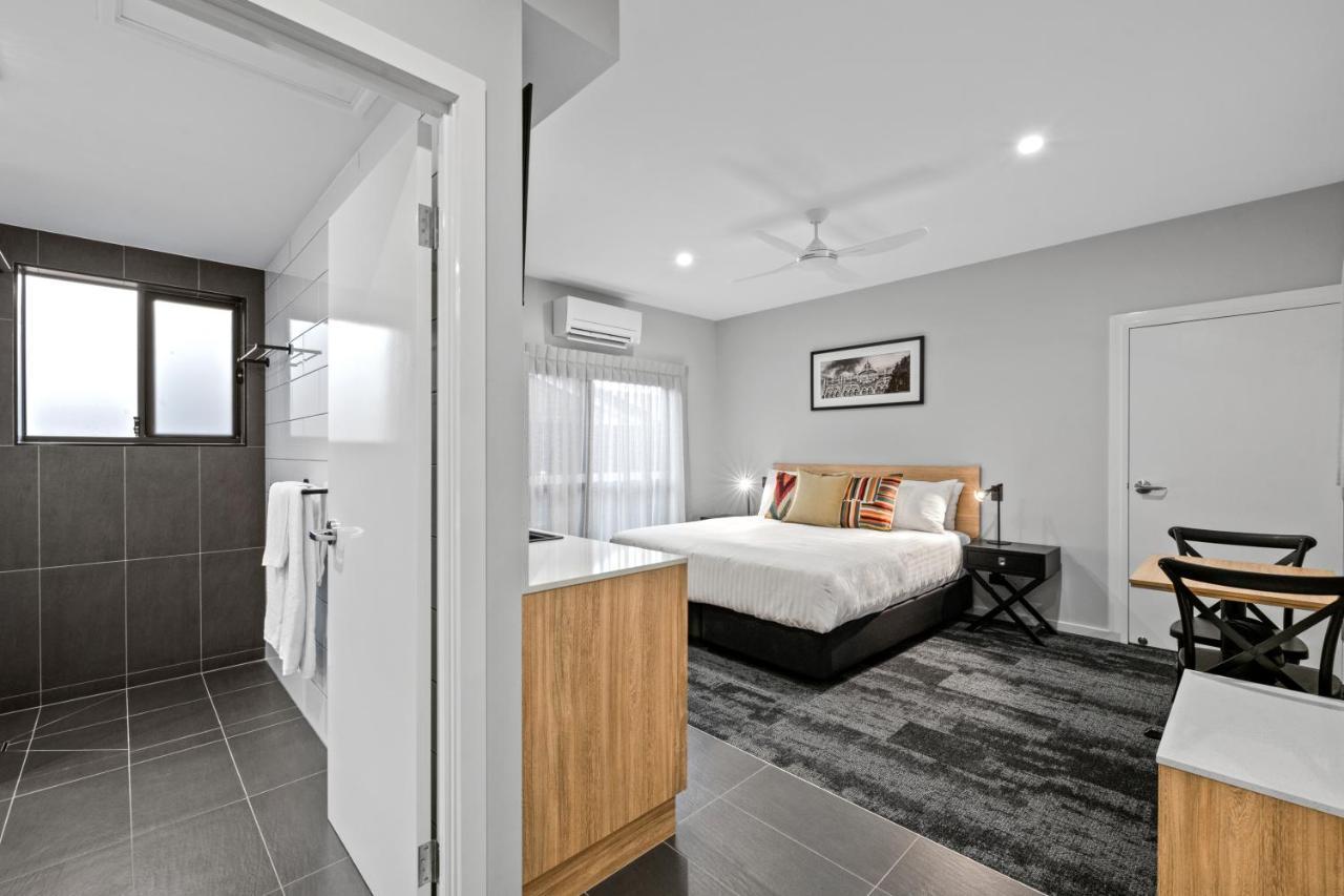 Avenue Motel Apartments 土乌巴 外观 照片