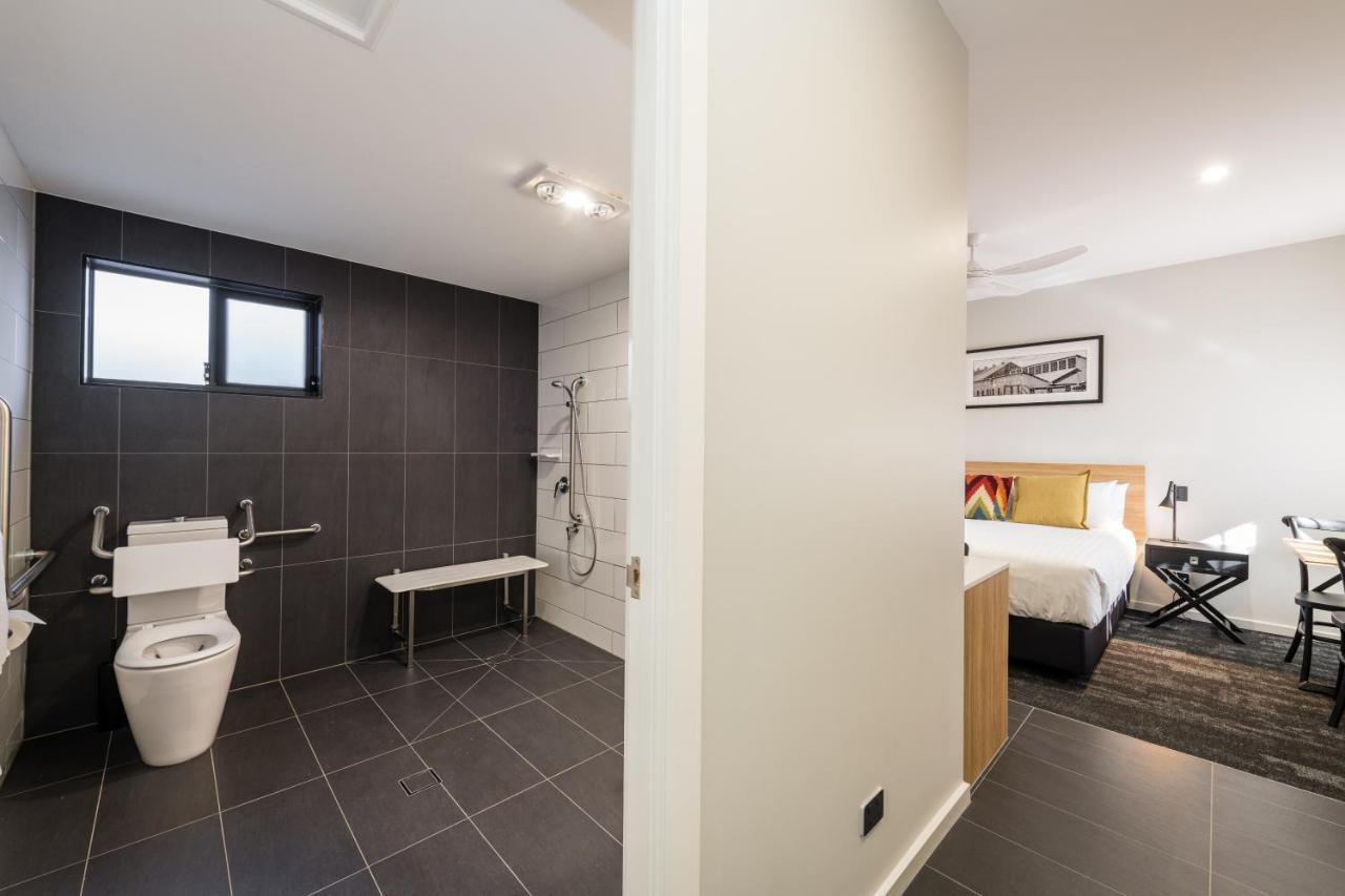 Avenue Motel Apartments 土乌巴 外观 照片